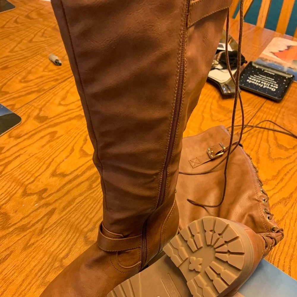 Top Moda Gliding Back Lace-Up Riding Boot - Picture 6 of 8